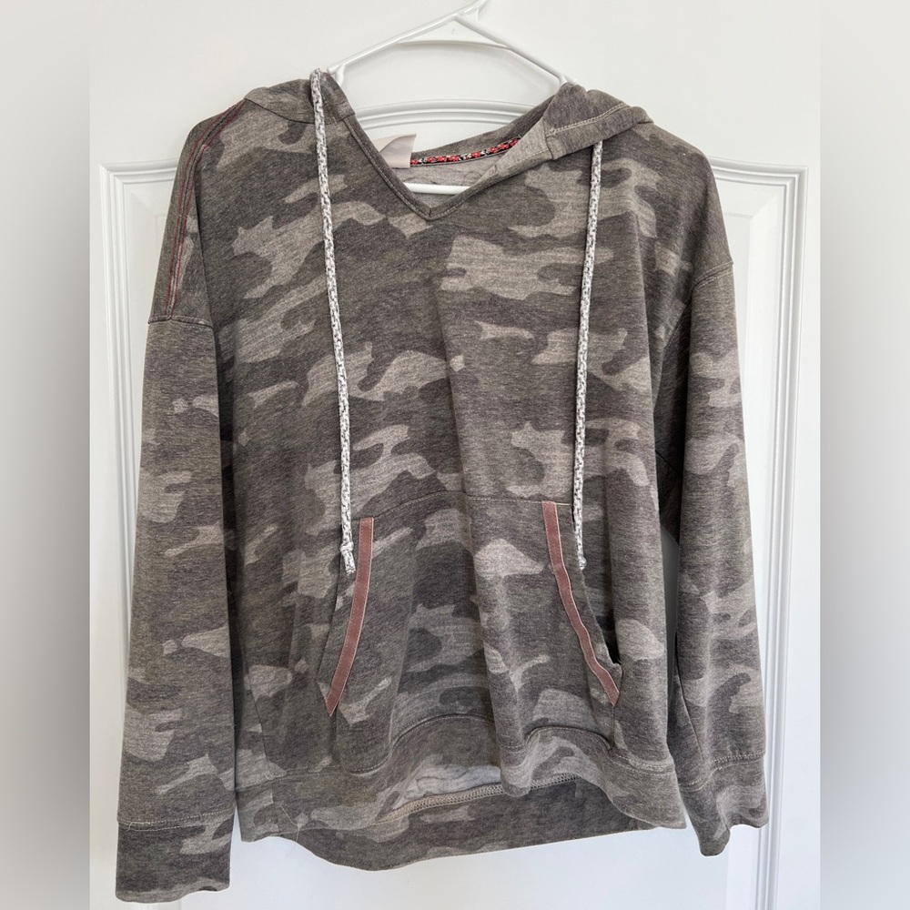 Cameo sweater
